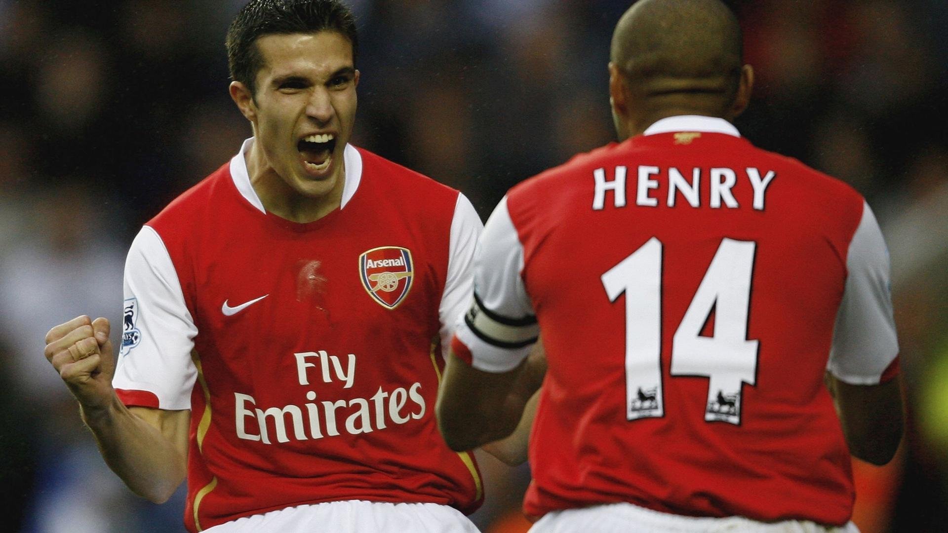 LEYU乐鱼体育官方网站-冠军球队球员退役典礼温馨感人球迷纷纷致敬，球员退役说的话