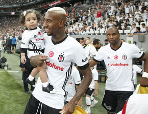 乐鱼娱乐app-曼联将重点引进安德森，提升球队锋线实力，曼联球员安德鲁科尔